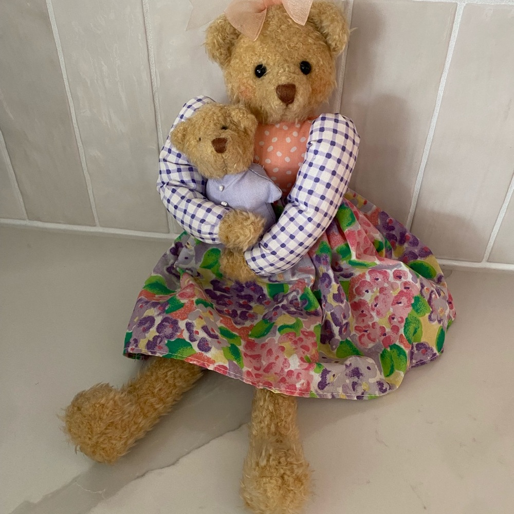 Vintage HALLMARK  Hyacinth and Cuddlesworth Mother hugging Baby Bear plush